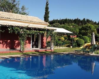 Villa De Loulia - Peroulades - Piscina