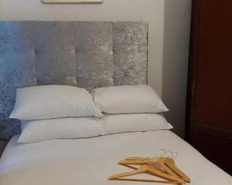 Midtown Guesthouse - Liverpool - Bedroom