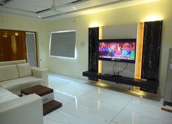 The Butterfly Luxury Serviced Apartments - Vijayawada - Schlafzimmer