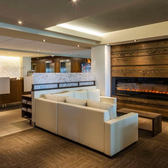 Lobby view of Hôtel & Suites Normandin Quebec