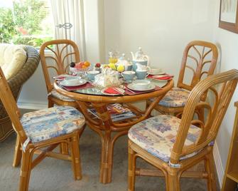 Swallows Nest Accommodation - Paihia - Essbereich