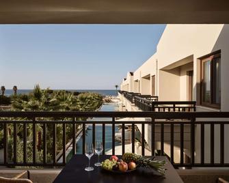 Asterion Suites & Spa - Designed for Adults - Pirgos Psilonerou - Balkon