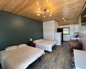 2 Bedroom Cabin on 4th Lake @ Eagle Bay Village - Eagle Bay - Habitación