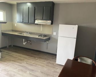 Valley Motel - Atwater - Kitchen