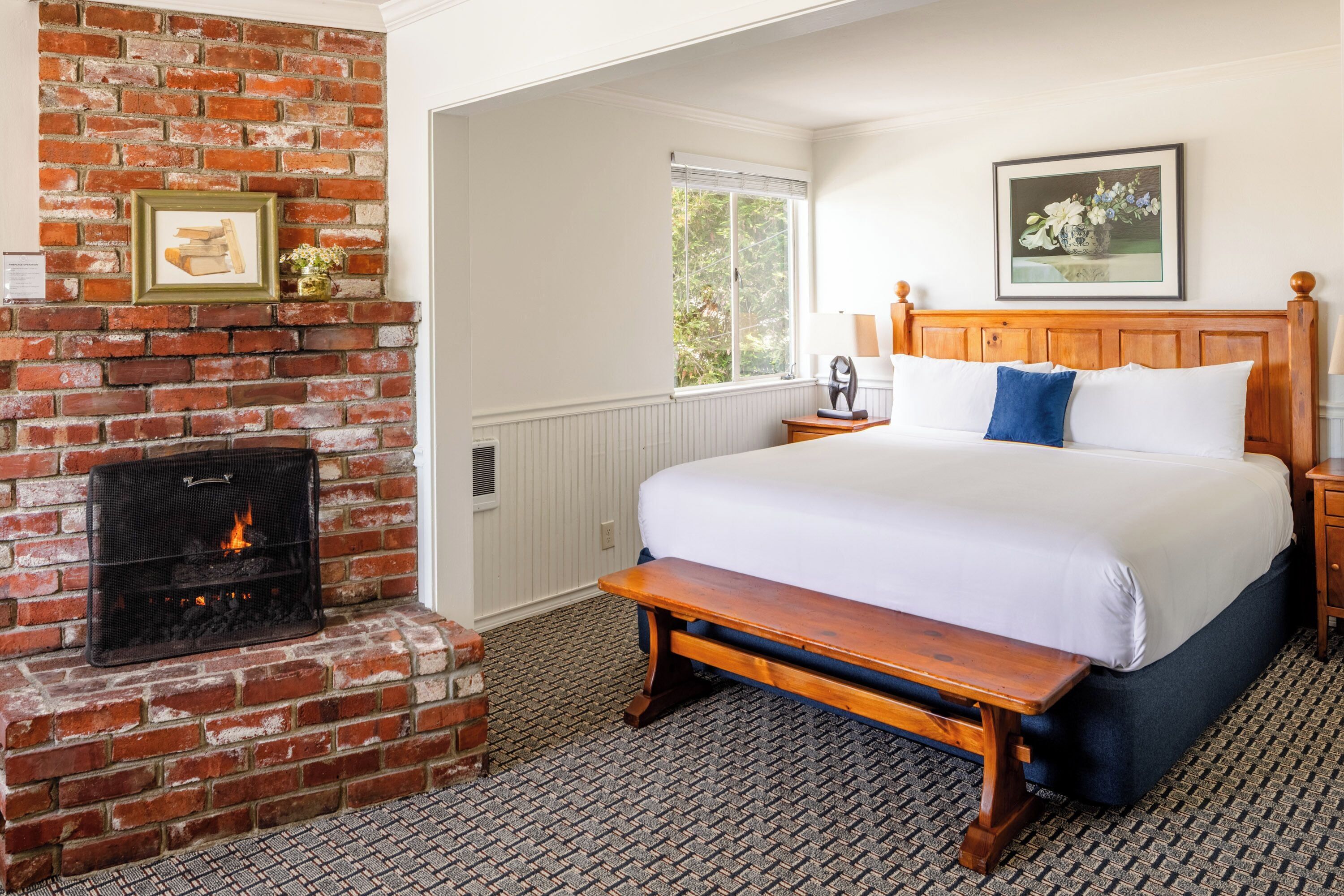 Carmel Fireplace Inn - Carmel-by-the-Sea