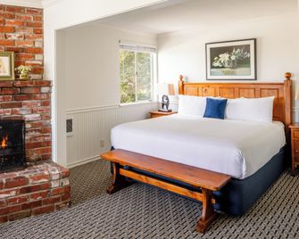 Carmel Fireplace Inn - Carmel-by-the-Sea