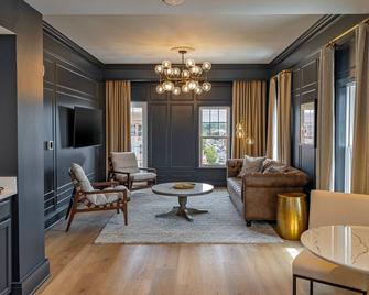 The Publisher, Downtown Fredericksburg, a Tribute Portfolio Hotel - Fredericksburg - Living room