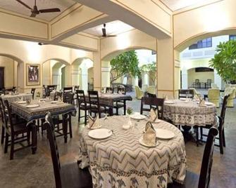 Hotel Roop Vilas Palace - Nawalgarh - Restaurante