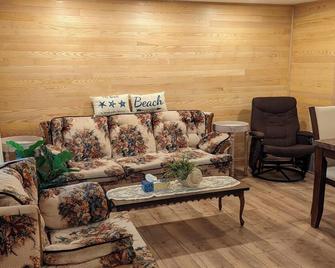 Sauble Beach Cottage For Rent - Ontario, Canada\nNewly renovated in 2023. - Sauble Beach