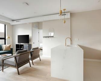 Sonder by Marriott Bonvoy The Edison Apartments Old City - Philadelphia - Living room
