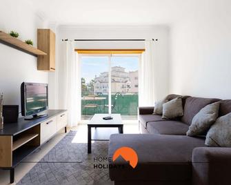 #118 T2 Quinta da Torre by Home Holidays - Armação de Pêra - Sala de estar