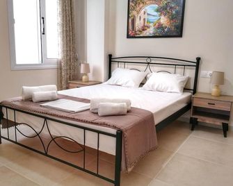 Alex Apartment, Cozy Place in Heraklion Center - Heraclión - Habitación