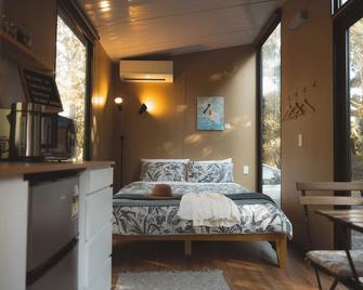 Pekapeka Tiny House by Tiny Away - Owaka - Bedroom