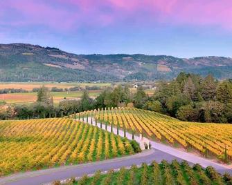 Elegant Napa Escape | Walk to Wineries & Dining - Napa
