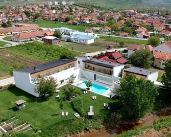 Gracanica Hotel Pristina - Gračanica - Piscina