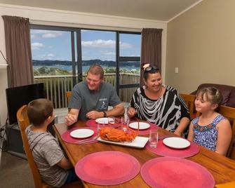 Russell Top 10 Holiday Villas - Russell - Comedor