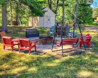 Waterway Inn - Indian River - Patio