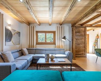 Beautiful Home In Barlete With Wifi - Gospić - Living room