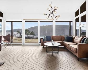 Modern cabin with a panoramic view of the Oslo Fjord - Drobak - Sala de estar
