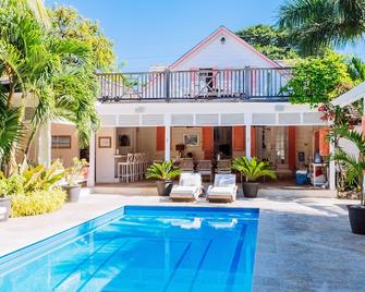 Fabulous Outdoor Living and Entertaining - Dunmore Town - Bazén