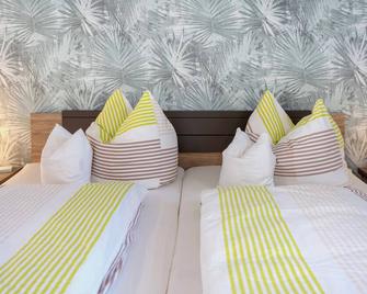 Ferienwohnung Kastanienallee - Röbel/Müritz - Schlafzimmer