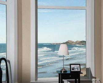 Michael's Beach Place Shoreline Ridge by RedAwning - Newport