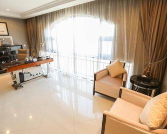 Country Garden Phoenix Hotel Shenyang - Shenyang - Living room