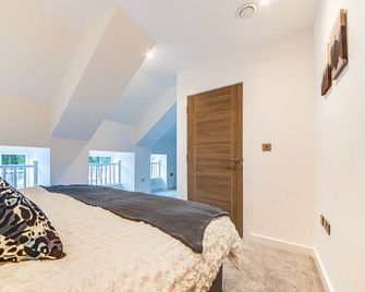 Stylish & Contemporary 2-Bedroom House - Worksop - Ložnice