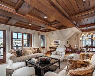 Ritz-Carlton Bachelor Gulch Bluebird Penthouse by Cuvee - Avon - Living room