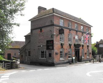 Chequers Inn by Greene King Inns - Uckfield - Edificio