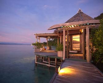 Raja Ampat Dive Lodge - Besir - פטיו
