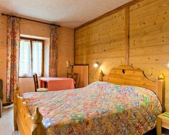 Hotel Restaurant Aux Touristes - Habère-Lullin - Bedroom