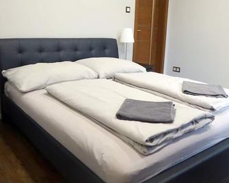 Corvin Point Rooms And Apartments - Budapest - Bedroom