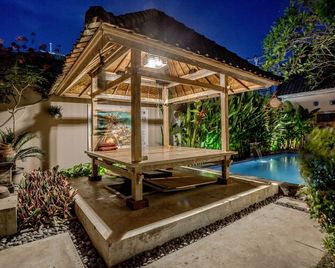 Lokal Bali Hostel - קוטה - בריכה