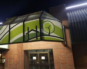 Home Away Inn - Drayton Valley