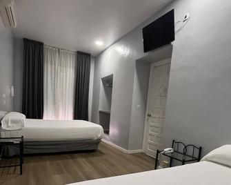 Hostal Atenas - Seville - Bedroom
