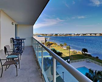 Sabine Yacht & Racquet by Southern Vacation Rentals - Pensacola Beach - Balcony