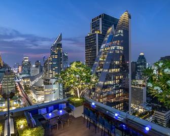 Novotel Bangkok Ploenchit Sukhumvit - Bangkok - Balcony