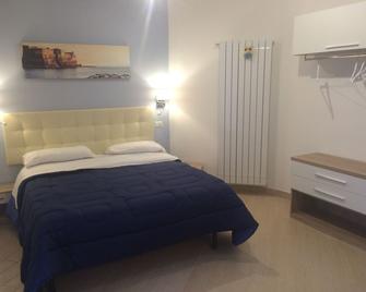 Base Napoli Mergellina - Naples - Bedroom