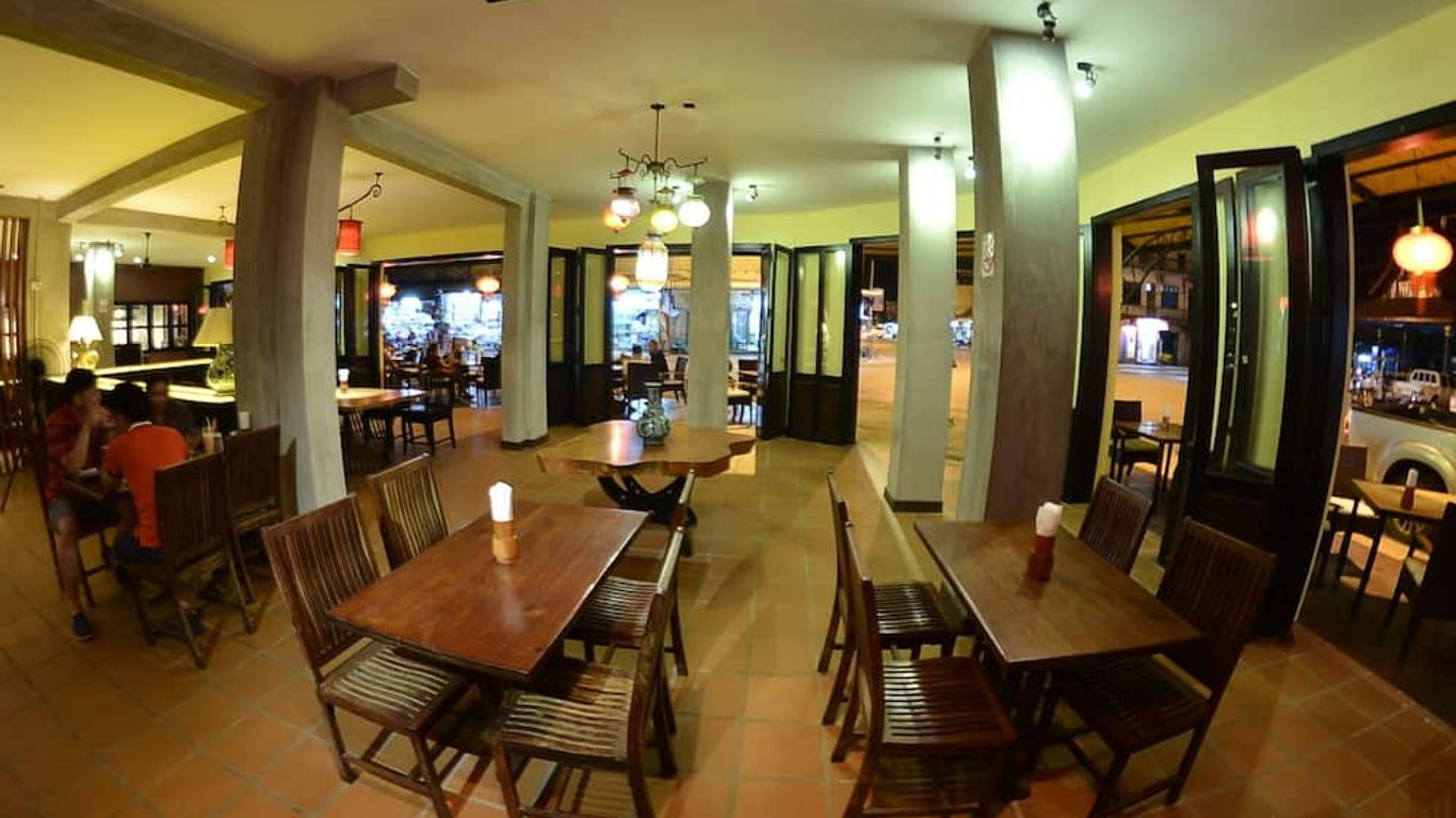 อินทิรา ท่าแขก