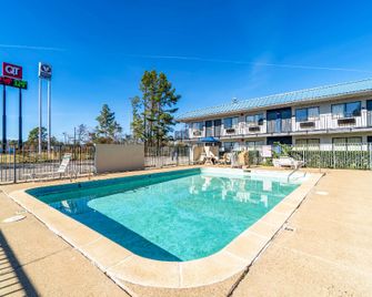 Xpress Inn & Extended Stays - Marshall - Pool