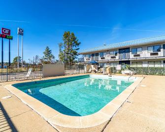 Xpress Inn & Extended Stays - Marshall - Bazén