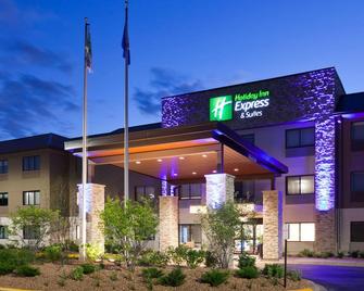 Holiday Inn Express & Suites Omaha - 120th And Maple - Omaha - Edifício