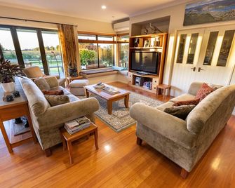 Heaven's Rest B&B - Ramarama - Sala de estar