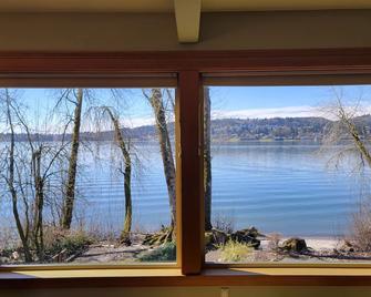 Columbia River Waterfront-Private Beach with Kayaks/Canoe -7 min from I-5 - Woodland - Balcon