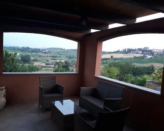 Little Frog On Unesco Piedmont Langhe Monferrato Wine Hills. Garden Bbq Pingpong - Agliano Terme - Balkon