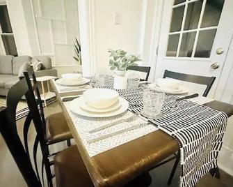 Great Value Unit in Union - A4 - Schenectady - Dining room