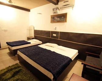 Hotel Host near Taj - Agra - Bedroom