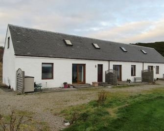 Kestrel, Longhouse Cottages - Fortrose - Building