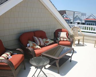 Stone Harbor With Water View! 1 Block to Downtown - Stone Harbor - Balcony